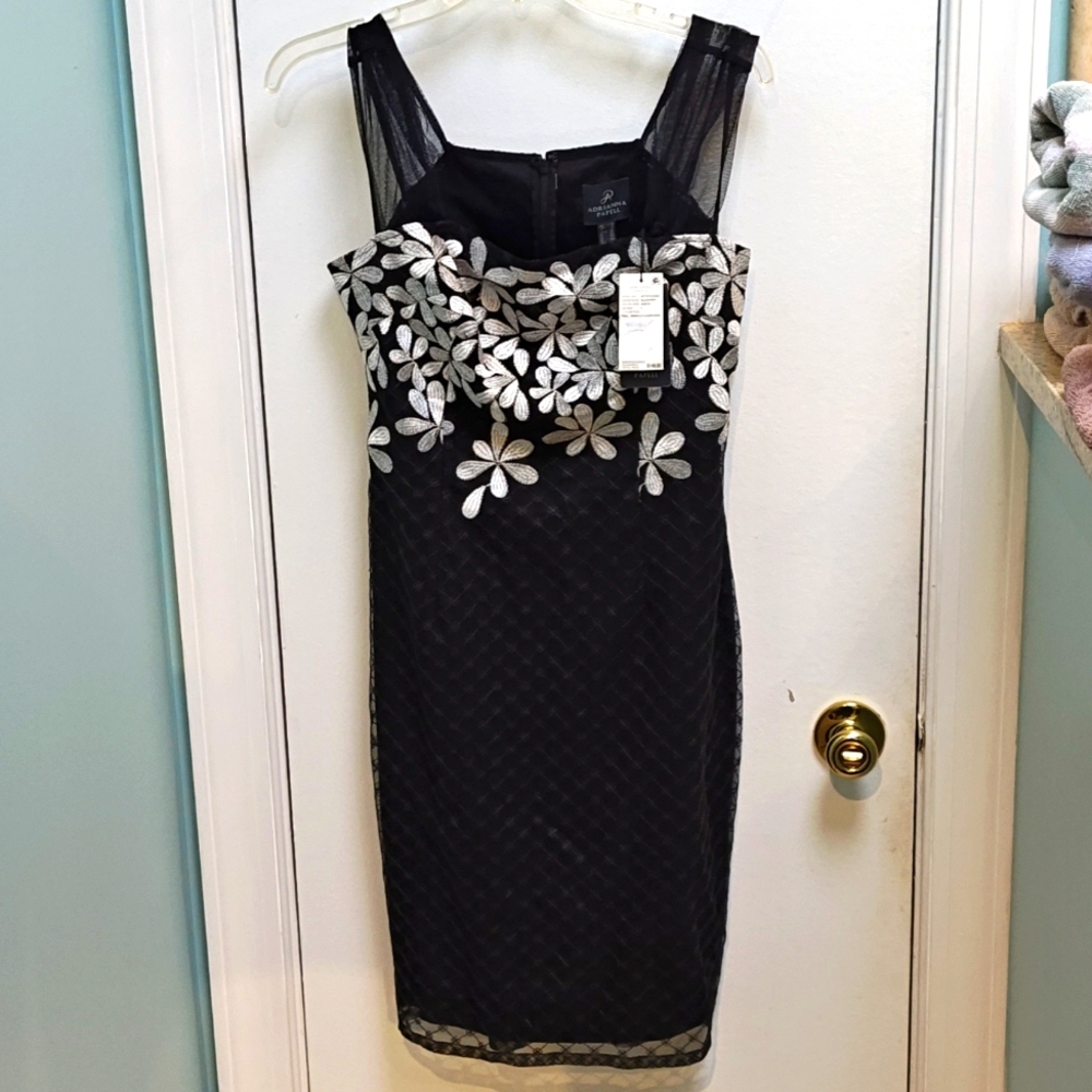 Woman's Black Strapless Dress NWT  Adrianna Papell size 6, 38 in long